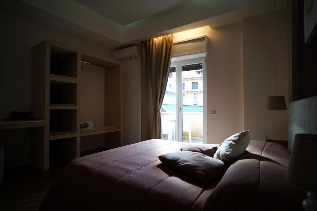 360 Hospitality Panzió Salerno Kültér fotó