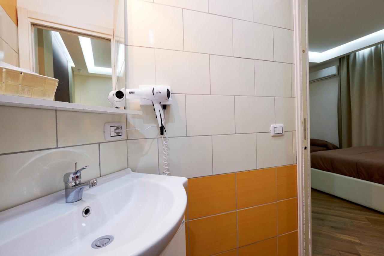 360 Hospitality Panzió Salerno Kültér fotó