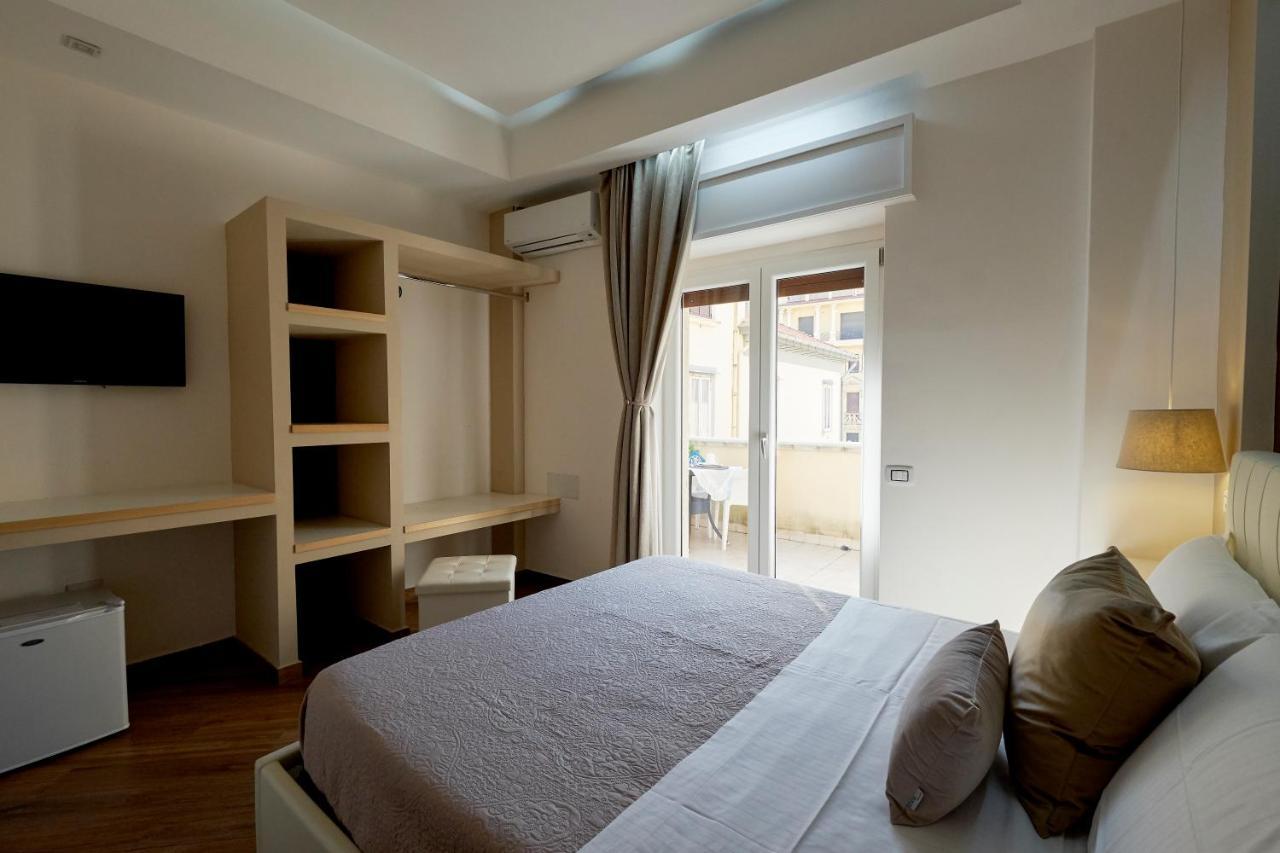 360 Hospitality Panzió Salerno Kültér fotó
